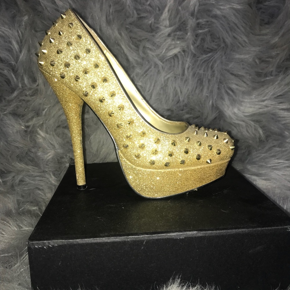 Stilettos - Picture 2 of 4